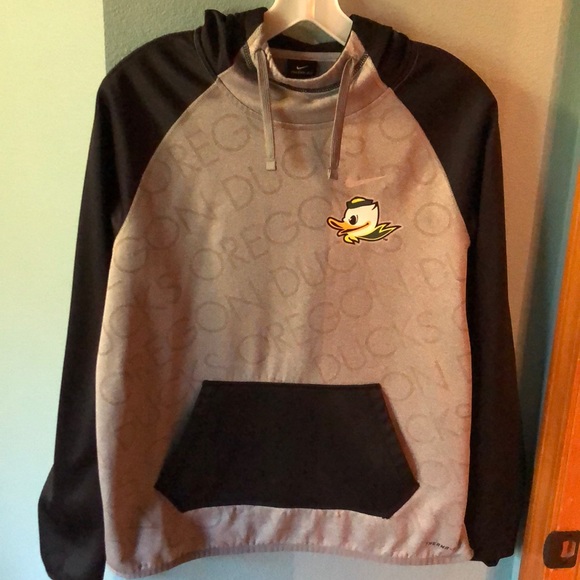 Nike Sweaters - Nike Oregon Ducks Sweatshirt Nike Sweaters - Nike Oregon Ducks Sweatshirt